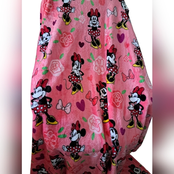 DISNEY THE BIG ONE Minnie Mouse plush cozy blanket hearts flowers bows soft '23 - Picture 3 of 13